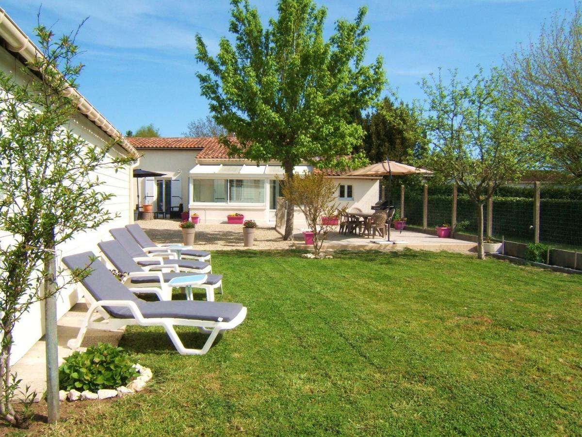 Gite L'Hirondelle Castelnau-de-Médoc Exterior foto