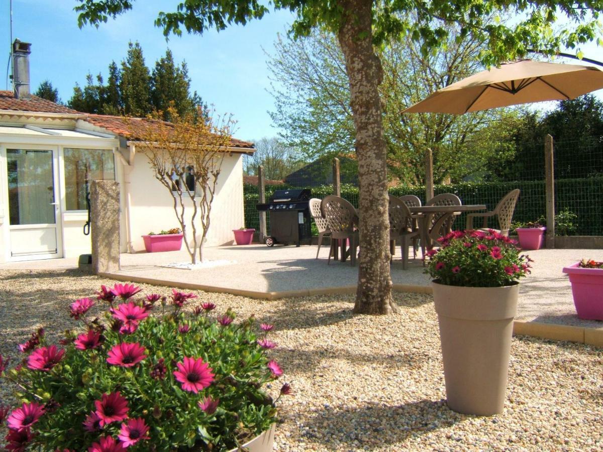 Gite L'Hirondelle Castelnau-de-Médoc Exterior foto